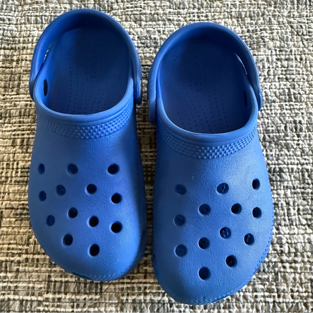 Crocs Classic Clog Little Kids Size 13 Blue Bolt Water Shoe - Picture 3 of 8